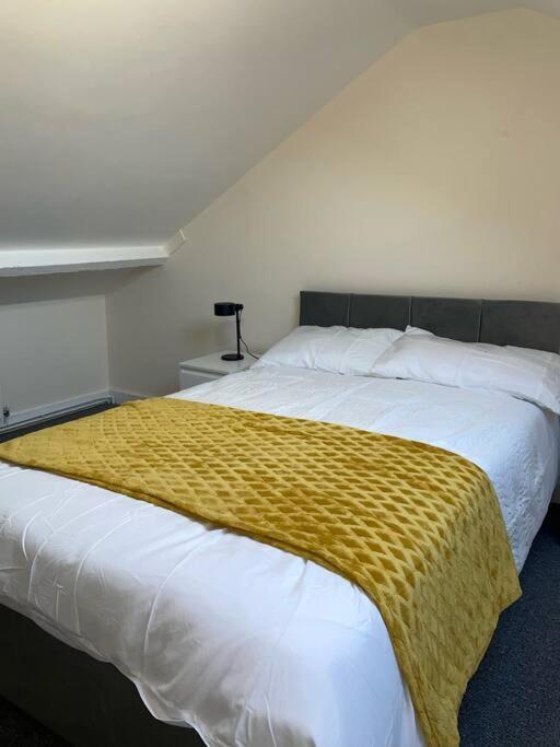 Modern 1 Bed Apartment In The City Centre Of Derby Exterior foto