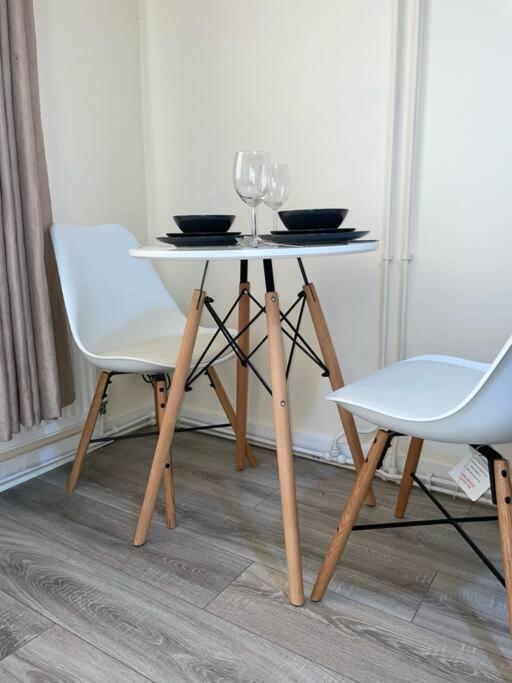 Modern 1 Bed Apartment In The City Centre Of Derby Exterior foto